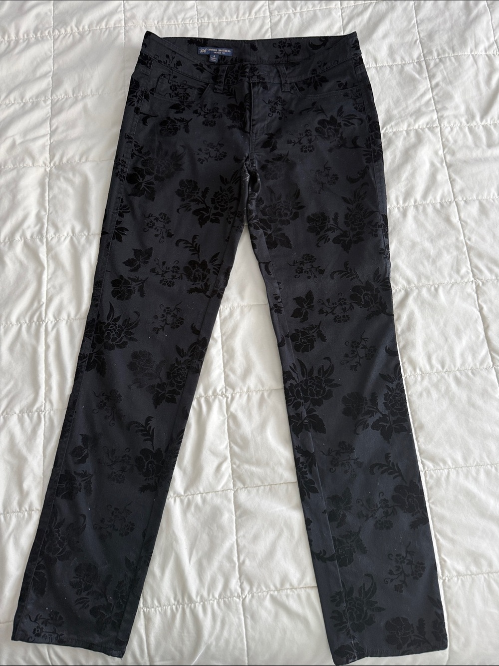 Women's Black Floral-Textured Straight Leg Jeans